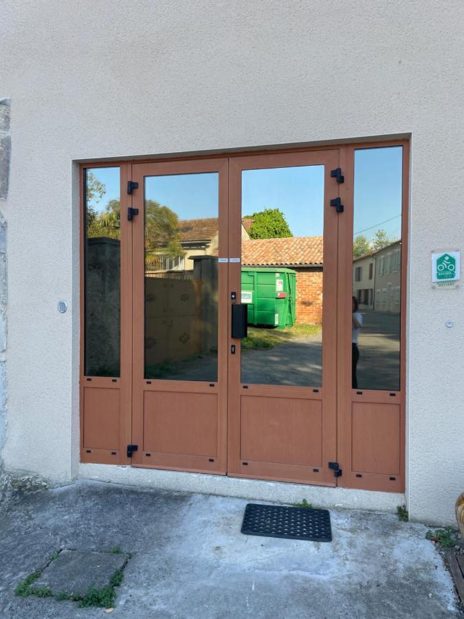 Chez La Fille De L Eclusier Apartment Castelnaudary Bagian luar foto