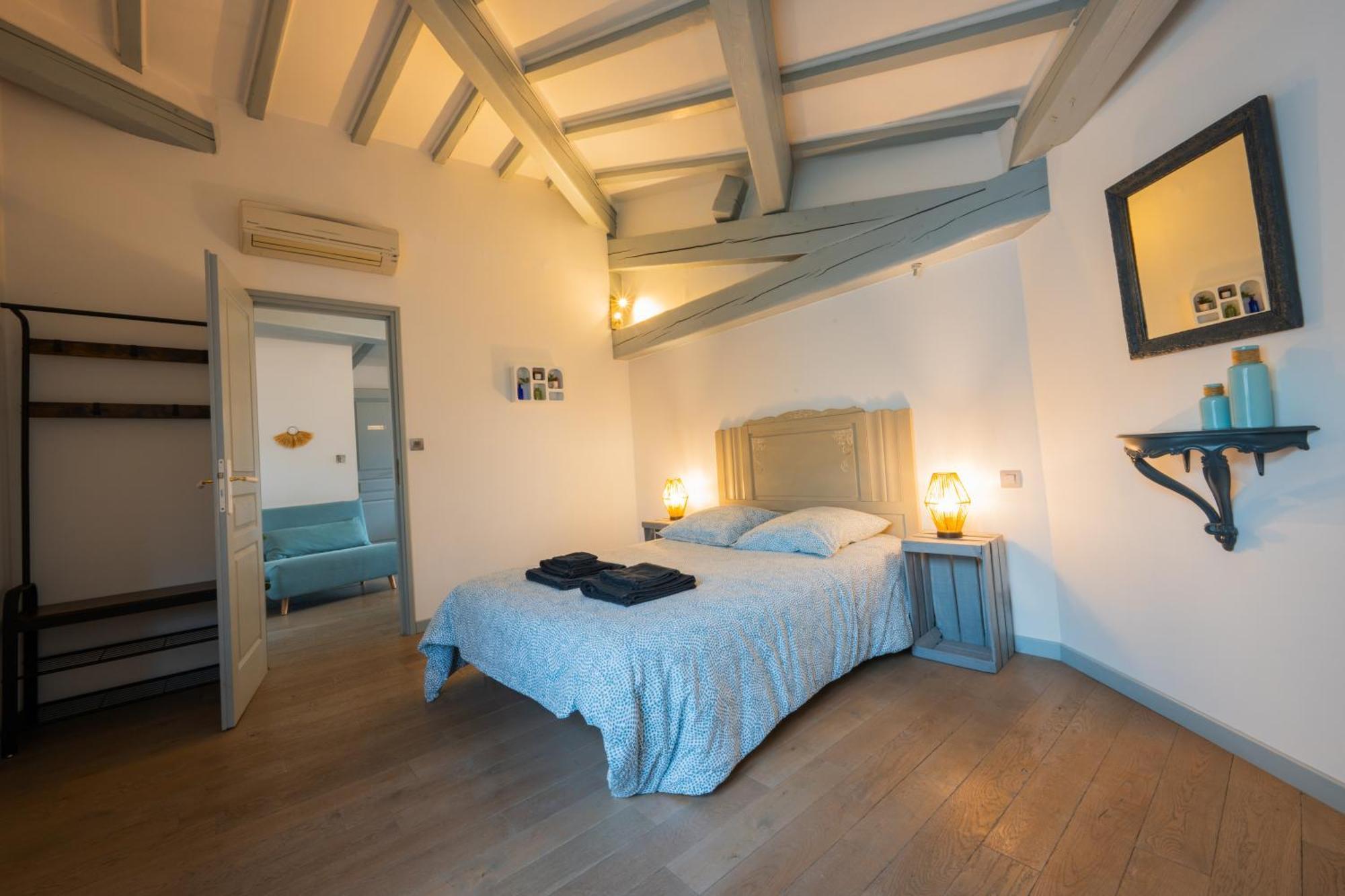 Chez La Fille De L Eclusier Apartment Castelnaudary Bagian luar foto